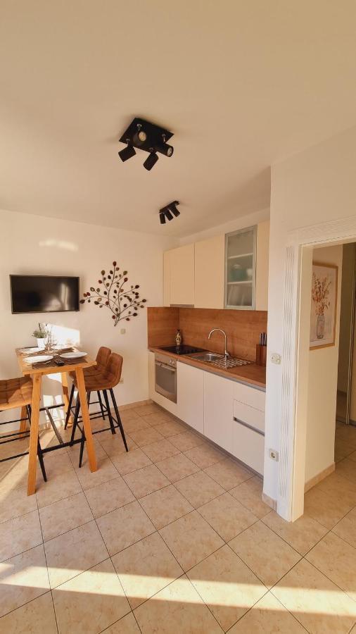 Apartmani Palma ノヴァリャ エクステリア 写真